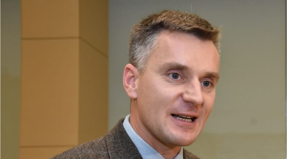 polshali-politoloq-azerbaycan-prezidenti-hem-oz-olkesini-hem-de-ermenistani-dushunur