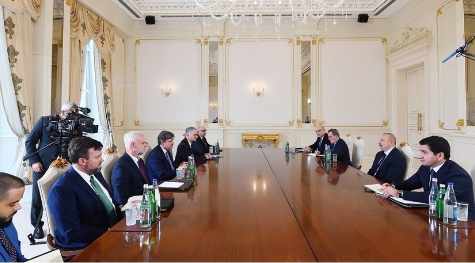 prezident-ilham-eliyev-absh-dovlet-katibinin-komekchisini-qebul-edib