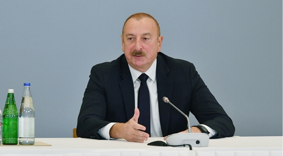 sanki-men-ozum-oz-toyumda-ishtirak-etmeden-meni-evlendirdiler-prezidenten-maraqli-reaksiya-video