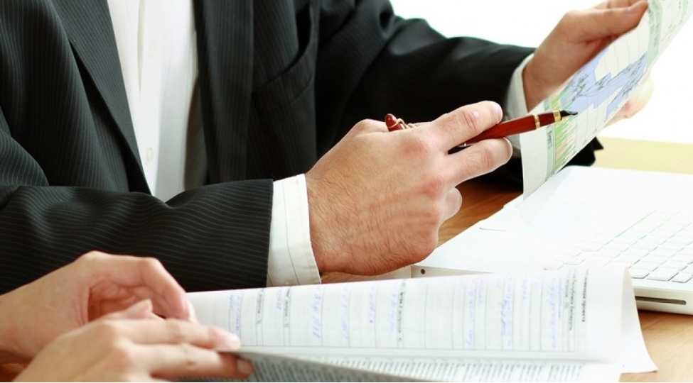 qiymetlendirme-fealiyyeti-haqqinda-qanun-layihesi-uchuncu-oxunushda-qebul-edilib