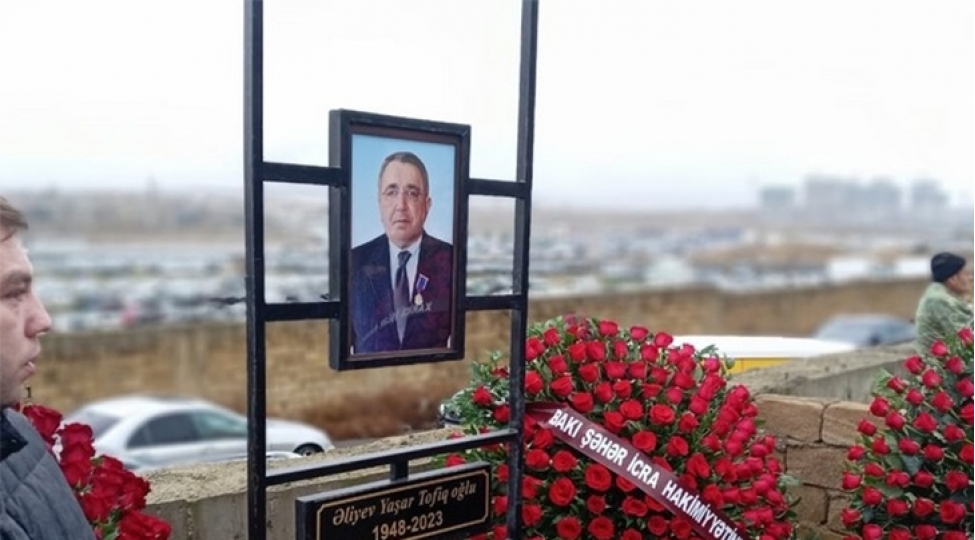 kechmish-sefir-yashar-eliyev-defn-olunub-yenilenib