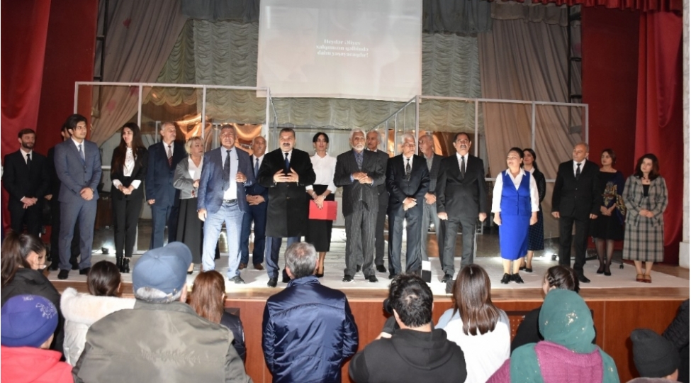 imishlide-iki-iyirmi-uch-arasinda-verbatim-tamashasi-numayish-etdirilib-foto