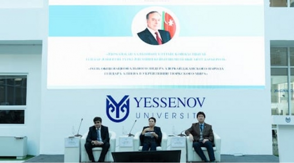 qazaxistanin-aktau-sheherinde-heyder-eliyevle-bagli-elmi-konfrans-kechirilib-foto