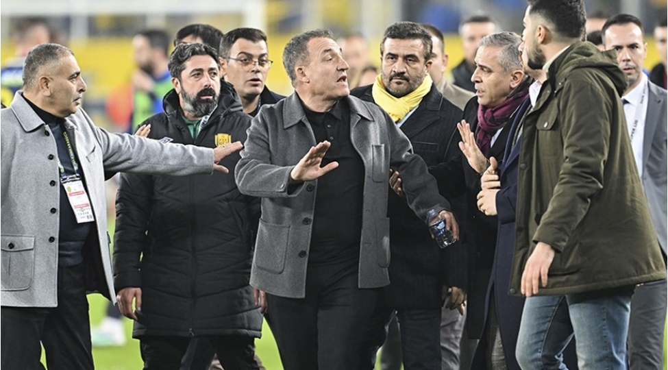 turkiyede-hakimi-doyen-klub-prezidenti-istefa-verdi