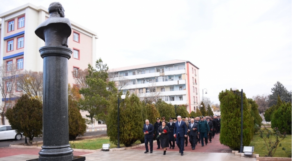 umummilli-liderin-xatiresi-culfada-ehtiramla-yad-olunub-foto