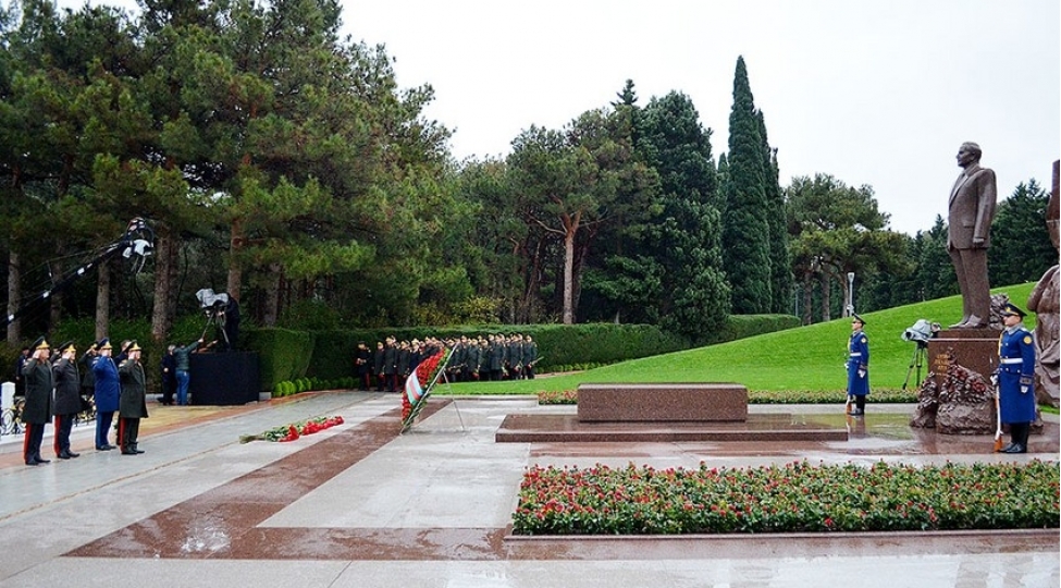 mudafie-nazirliyinin-rehber-heyeti-fexri-xiyabani-ziyaret-edib-video