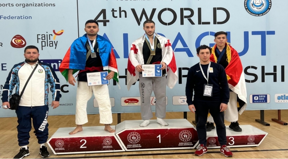 fhn-emekdashi-dunya-chempionatda-gumush-medal-qazanib-foto