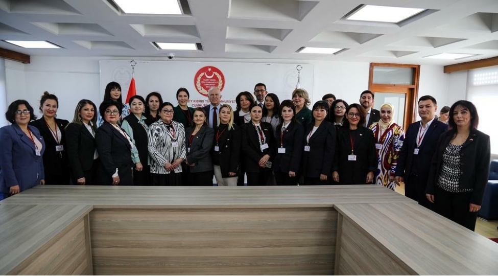 azerbaycan-ozbekistan-ve-turkiyeden-bir-qrup-ishguzar-qadin-kktc-de-ishguzar-seferdedir-foto