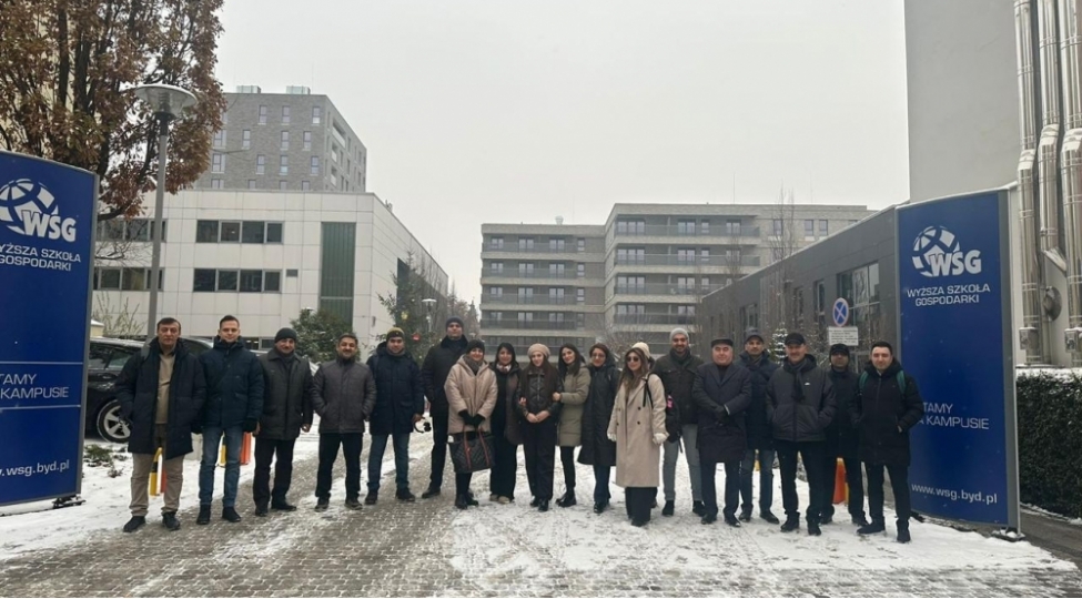azerbaycan-universitetlerinin-ve-aqsia-nin-numayendeleri-polshanin-bydqosh-sheherinde-ishguzar-seferde-olublar-foto