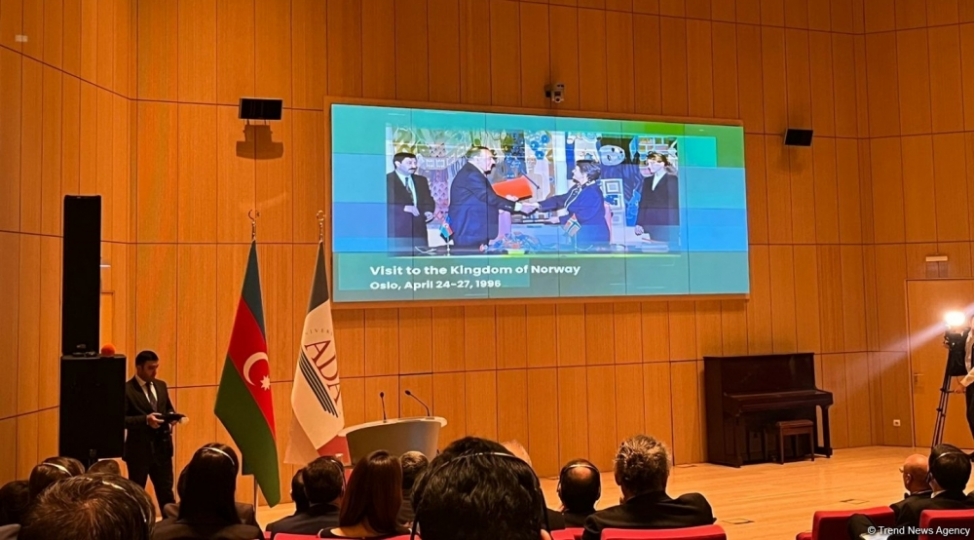 ada-universitetinde-diplomatik-protokol-beledchisinin-teqdimat-merasimi-kechirilib-fotoyenilenib