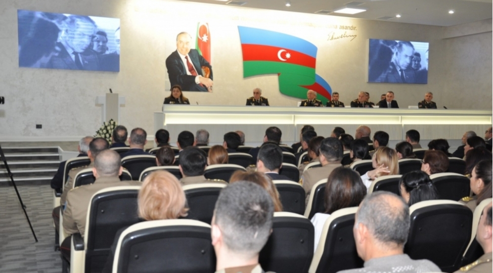 fovqelade-hallar-nazirliyinin-yaradilmasinin-18-ci-ildonumu-munasibetile-tenteneli-iclas-kechirilib