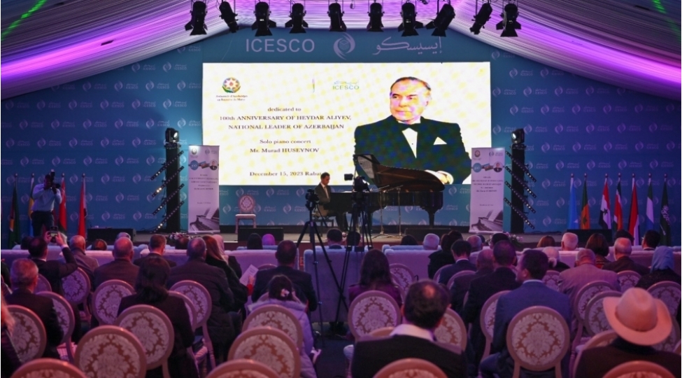 icesco-nun-menzil-qerargahinda-umummilli-liderin-100-illik-yubileyine-hesr-olunmush-konsert-teshkil-edilib