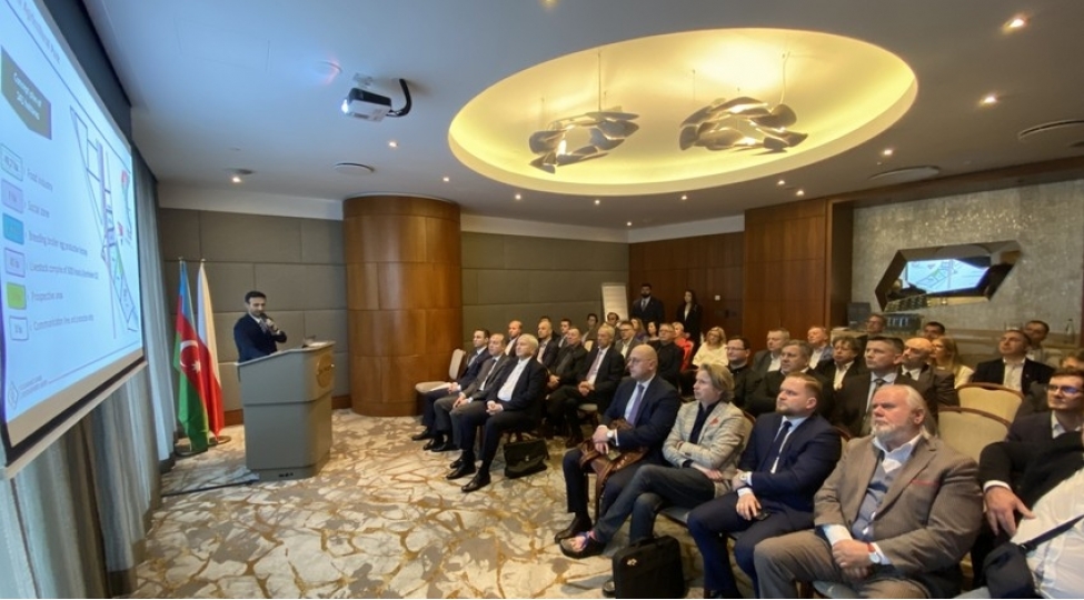 azerbaycanin-investisiya-potensiali-polshada-teqdim-olunub