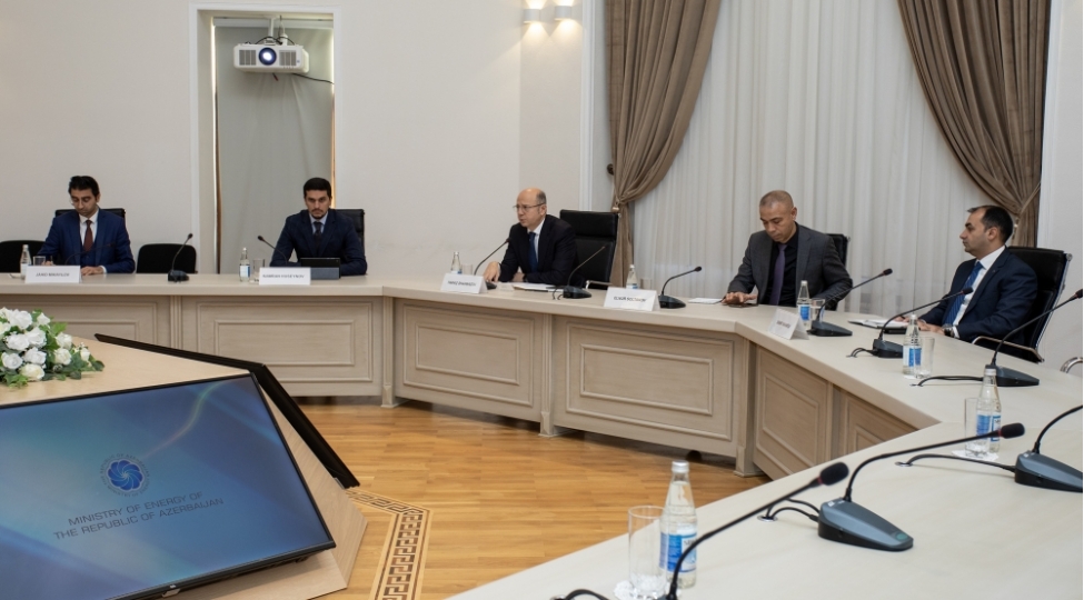 ifc-ile-yashil-enerji-layiheleri-uzre-emekdashliq-meseleleri-muzakire-olunub