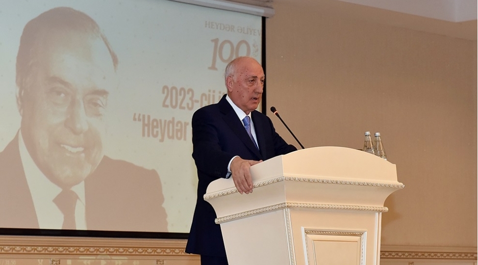 sumqayitda-ulu-onder-heyder-eliyevin-100-illiyine-hesr-olunmush-tedbir-kechirilib-foto