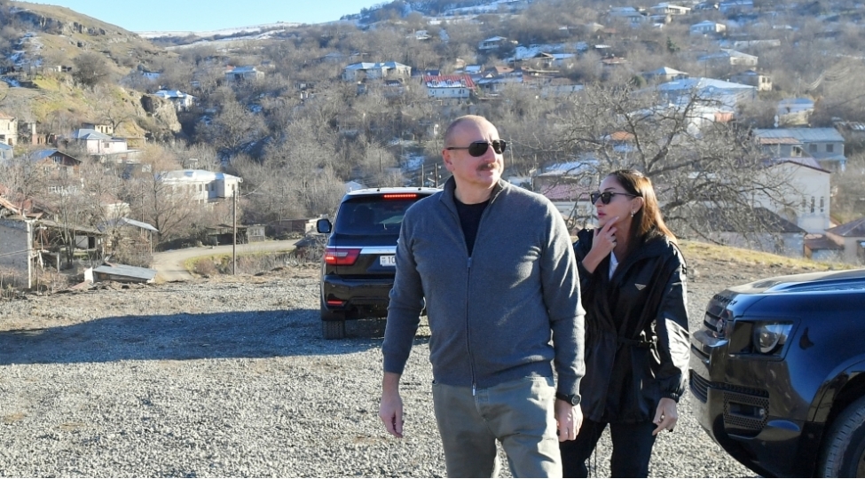 prezident-ve-birinci-xanim-mehriban-eliyeva-shushakendde-yenilenibfoto