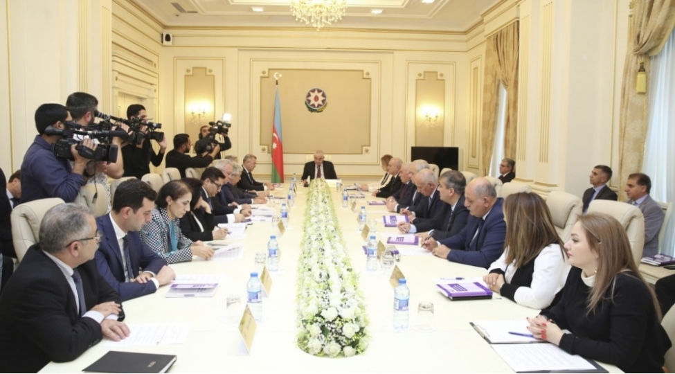 msk-daha-6-shexsin-prezidentliye-namizedliyinin-ireli-surulmesini-tesdiqleyib-foto