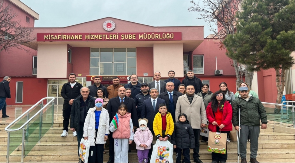 sefirlik-emekdashlari-turkiyede-mualice-alan-muharibe-ishtirakchilarini-ziyaret-edib-foto