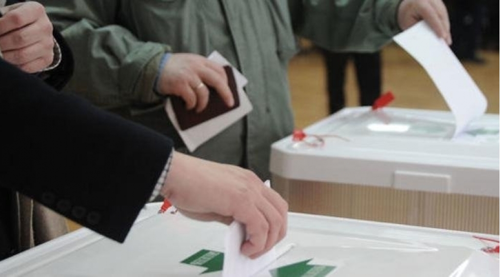 sechicilere-qeydiyyatdan-chixma-sesverme-vesiqesinin-verilmesine-bashlanilir