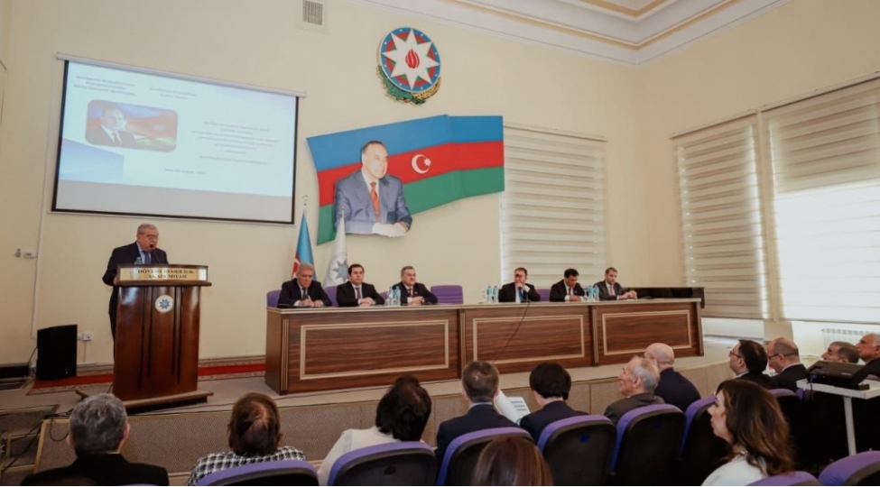 dovlet-idarechilik-akademiyasinda-elmi-praktik-konfrans-kechirilib