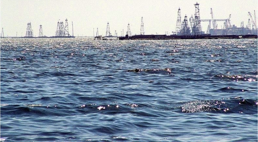 xezerde-su-fondu-torpaqlari-ve-sahilboyu-2050-metrlik-zolaqdaki-torpaqlari-nazirler-kabineti-icareye-verecek