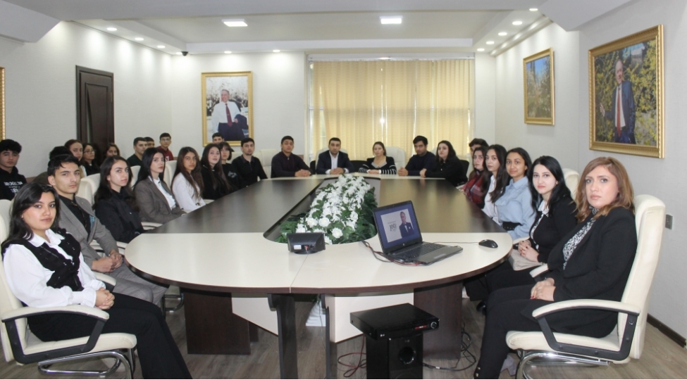 genc-partiya-feallari-heyder-eliyev-merkezini-ziyaret-edibler-foto-40