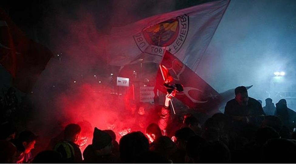 azarkeshler-qalatasaray-ve-fenerbaxchani-bele-qarshiladilar