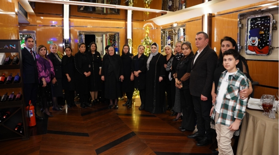 sos-mmc-bayrami-shehid-analari-sos-ushaq-kendi-ve-ahillar-evi-sakinleri-ile-birlikde-qeyd-edib-videofoto