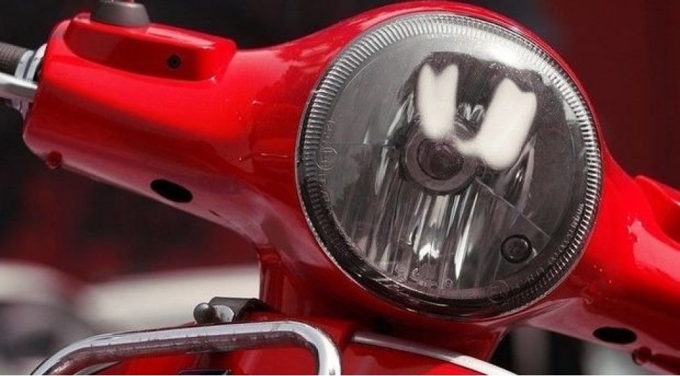 ingilterede-kishi-yarish-motosikletinden-suretli-cenaze-mashini-hazirlayib-foto