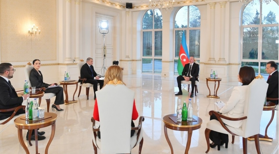azerbaycan-prezidenti-ilham-eliyev-yerli-televiziya-kanallarina-musahibe-verib