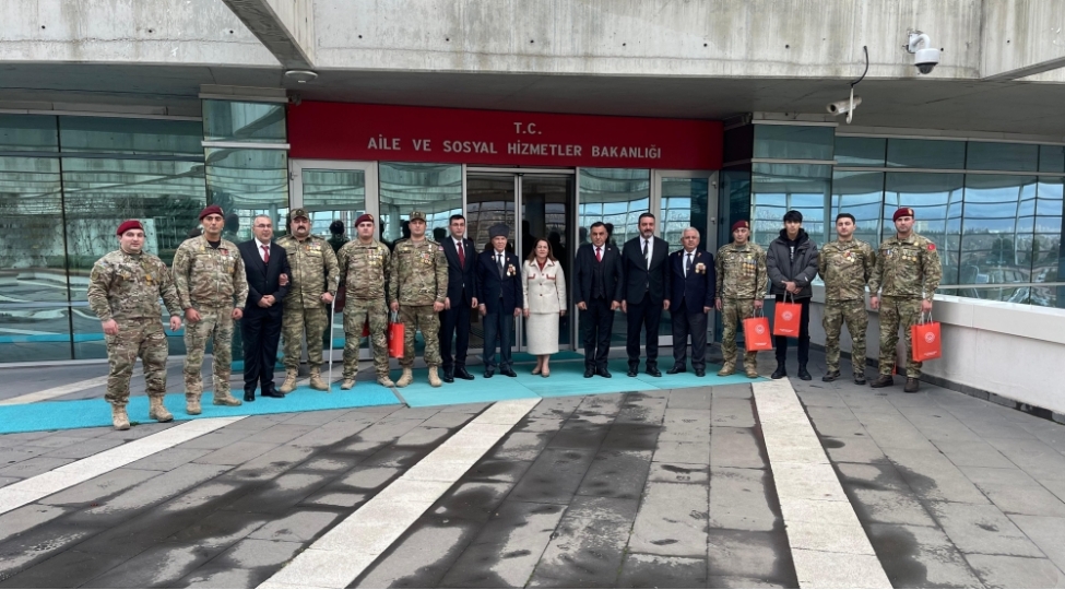 veten-muharibesi-ishtirakchilari-turkiyenin-aile-ve-sosial-xidmetler-nazirliyinde-olublar-foto
