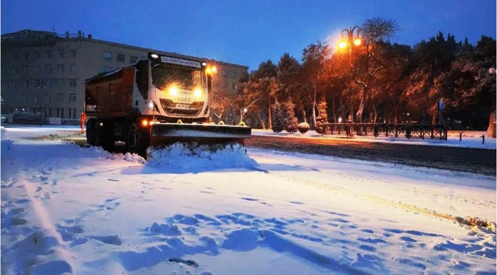 bshih-in-kommunal-strukturlari-gece-guclendirilmish-ish-rejiminde-chalishiblar-foto