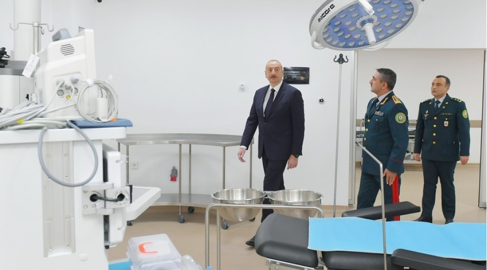 prezident-bakida-dovlet-serhed-xidmetinin-yeni-herbi-hospital-kompleksinin-achilishinda-ishtirak-edib-fotoyenilenib