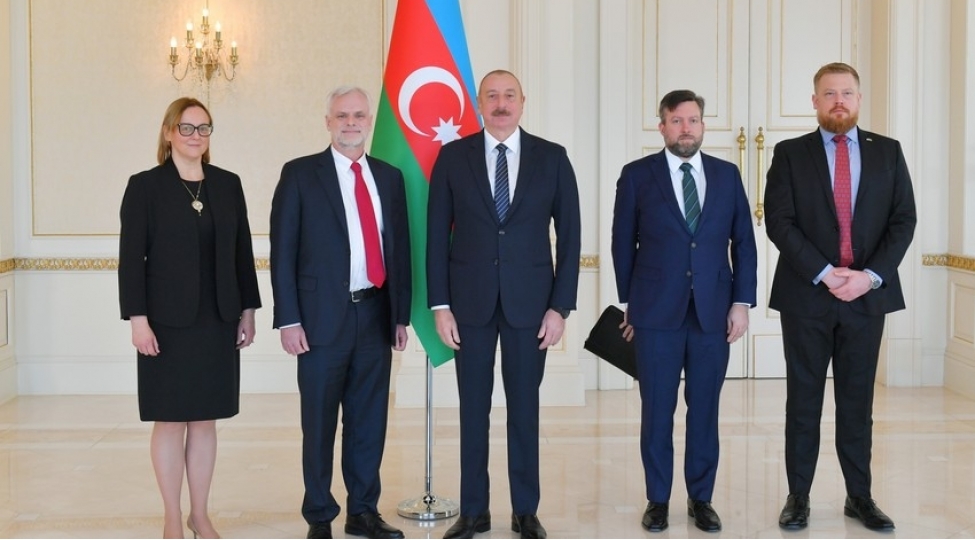 azerbaycan-prezidenti-absh-nin-yeni-teyin-olunmush-sefirinin-etimadnamesini-qebul-edib-fotoyenilenib