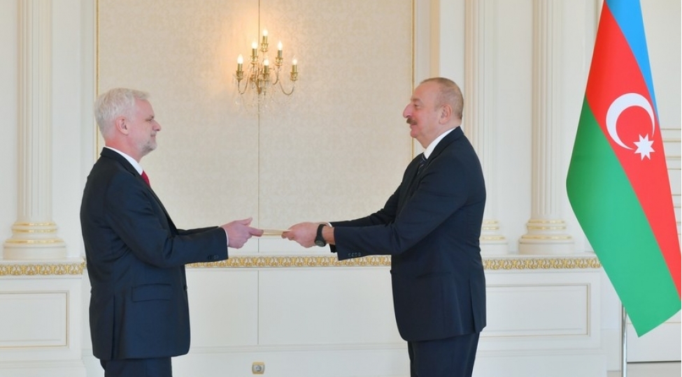 prezident-ilham-eliyev-absh-sefiri-ile-ermenistanla-azerbaycan-arasinda-sulh-gundeliyini-muzakire-edib