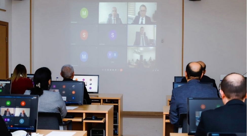 naxchivanda-prezident-sechkilerinde-medianin-rolu-ve-vezifeleri-ile-bagli-seminar-kechirilib