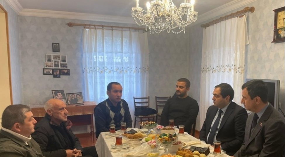 gurcustanda-20-yanvar-faciesinin-ildonumu-erefesinde-shehid-aileleri-ile-gorushler-kechirilib