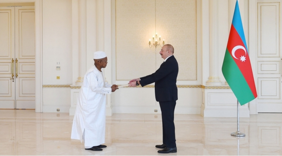 ilham-eliyev-syerra-leonenin-azerbaycanda-yeni-teyin-olunmush-sefirinin-etimadnamesini-qebul-edib-fotoyenilenib