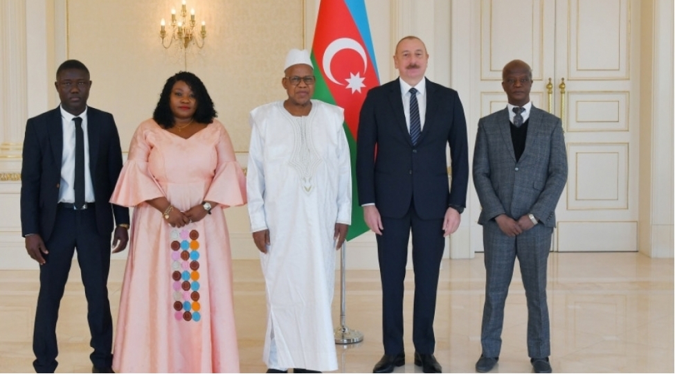 dovlet-bashchisi-syerra-leone-prezidentini-cop29-tedbirine-devet-edib