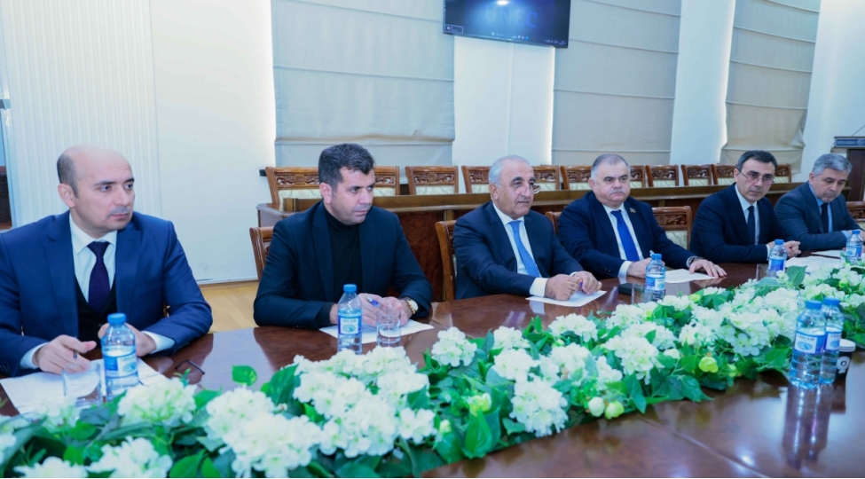unec-de-imtahan-zamani-intizam-qaydalarinin-pozulmasi-hallari-keskin-shekilde-azalib-foto