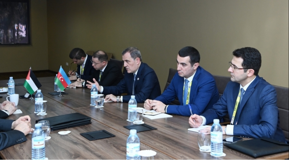 ceyhun-bayramov-felestinli-hemkari-ile-gorushub