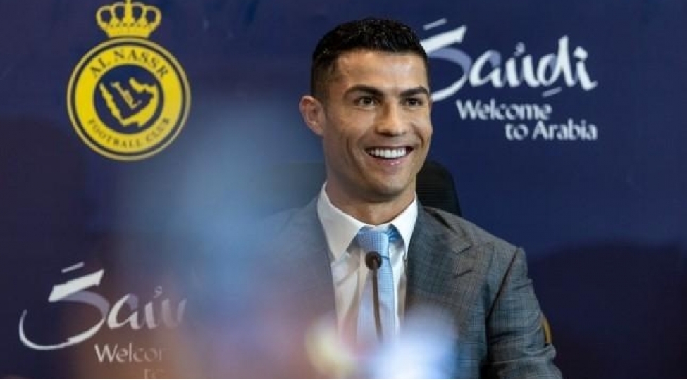 ronaldonun-yeni-luks-avtomobili-foto