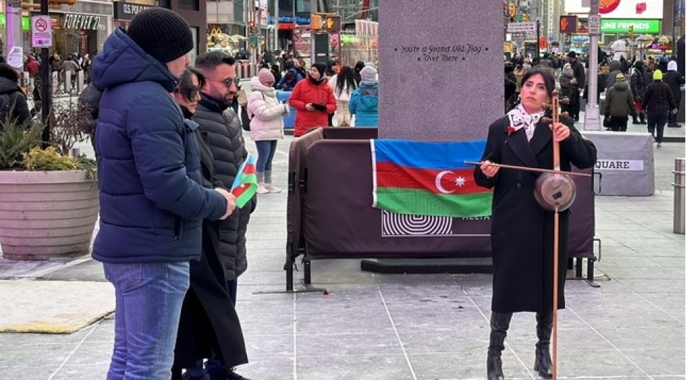 nyu-yorkun-meshhur-times-square-meydaninda-20-yanvar-shehidleri-anilib