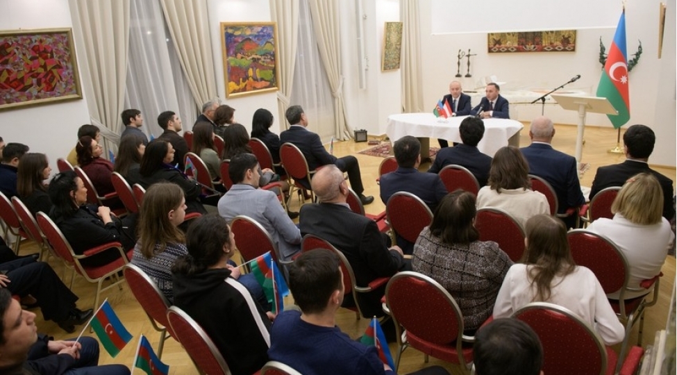 vyana-sheherinde-biz-zefer-yoluna-davam-teshebbus-qrupunun-toplantisi-kechirilib-foto