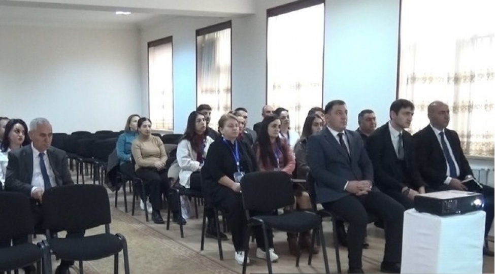 naxchivanda-sechki-komissiyalarinin-uzvleri-uchun-treninqler-basha-chatib