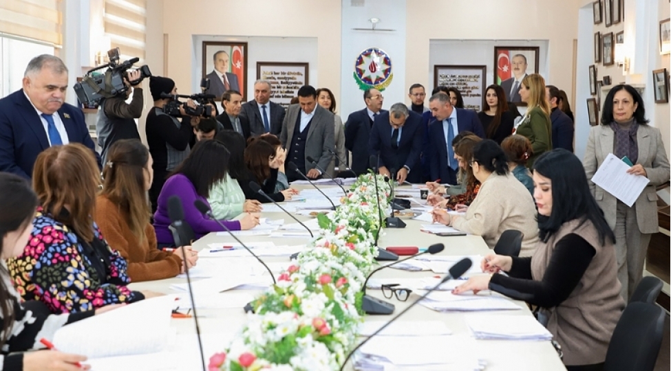 adu-da-imtahan-sessiyasini-izlemek-uchun-mediatur-teshkil-olunub-foto
