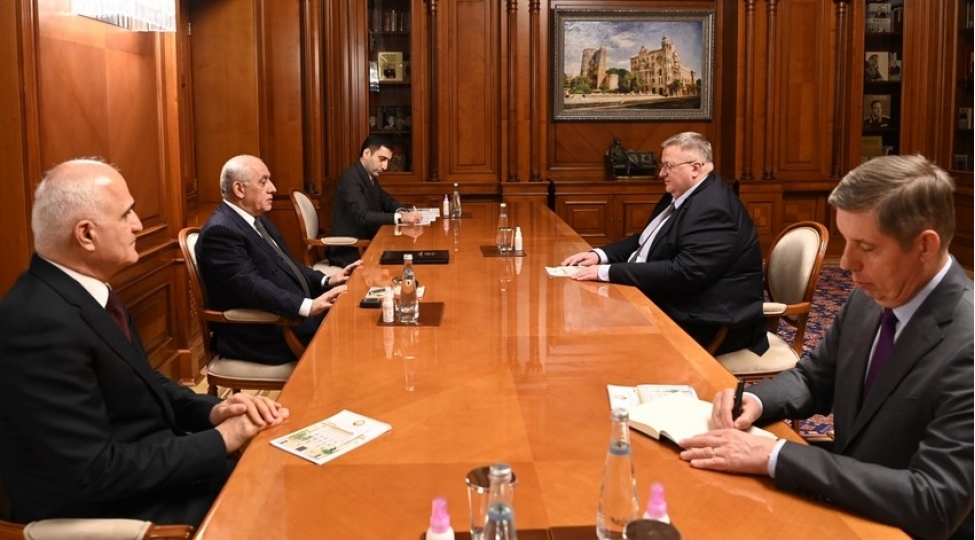 eli-esedov-aleksey-overchukla-gorushub-2