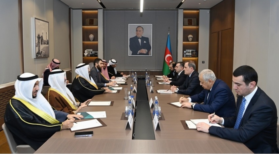 ceyhun-bayramov-kuveytli-deputatlarla-gorushub-foto