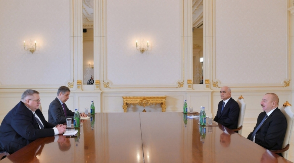 prezident-rusiya-hokumeti-sedrinin-muavinini-qebul-edib