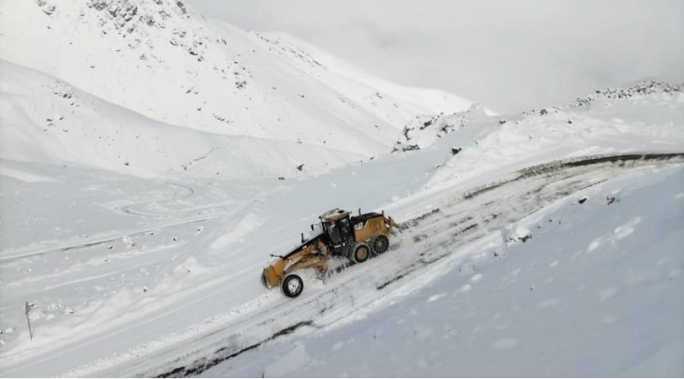 omer-ashiriminda-yollar-qardan-temizlenir-foto